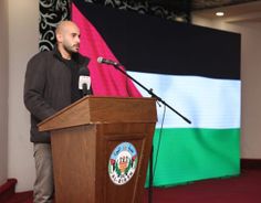 "قامات" تطلق العرض الأول لفيلم "أرض تمشي معه"