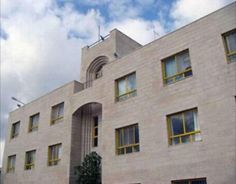 قلقيلية: التأكيد على أهمية استمرار عمل مستشفى الوكالة ورفض محاولات إغلاقه أو تقليص خدماته