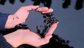 خام برنت يصل إلى 111 دولارا للبرميل بفعل تعثر إنهاء الحرب على إيران