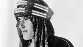 وثيقة تكشف تحركات "لورنس العرب"..تنكّر بزيّ عالم دين مسلم وحاخام يهودي لإشعال الفتنة