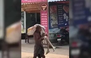 هندي ينبش قبر أخته ويحمل رفاتها إلى البنك من أجل 200 دولار