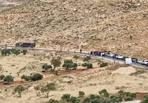 الاحتلال يغلق المنفذ الوحيد لقرية المغير ويعتقل 6 فلسطينيين في جنين والخليل