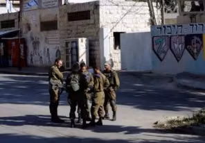 استشهاد شاب برصاص الاحتلال واحتجاز جثمانه غرب بلدة دورا