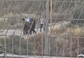 مستوطنون يجبرون عائلة فلسطينية على نبش قبر مسن ونقل جثمانه جنوبي جنين