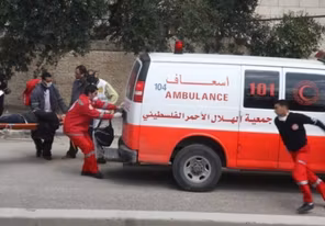 إصابة طفل بالرصاص المطاطي وسيدتين بالاختناق واعتقال فتى خلال اقتحام الاحتلال وسط طولكرم
