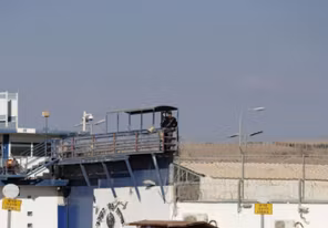 هيئة الأسرى: الاحتلال يمنع الصليب الأحمر من زيارة أي أسير فلسطيني منذ 30 شهرا