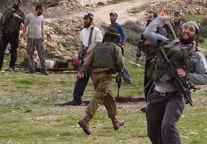 مستوطنون يختطفون ثلاثة مزارعين في قفين شمال طولكرم