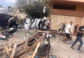 5 شهداء و13 إصابة جراء غارة إسرائيلية استهدفت مركبة في حي تل الهوا