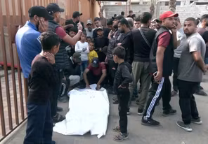 شهيد وإصابات إثر غارة للاحتلال على مركبة في خان يونس