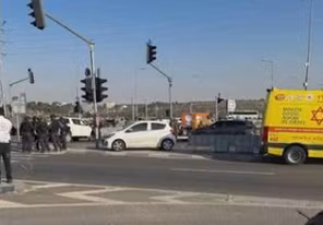 إصابة إسرائيلي بعملية طعن في الأغوار والاحتلال يطارد المنفذ