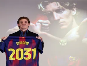 برشلونة يضمّ الإنجليزي غوردون من نيوكاسل