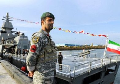 إيران تحتجز سفينتين بسبب انتهاكات بحرية