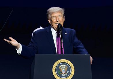 كيف خطط ترامب للانتقام من الإعلام؟