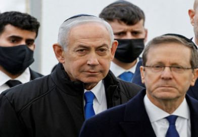 الرئيس الإسرائيلي يدعو لمحادثات تمهد للنظر في عفو عن نتنياهو