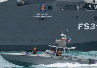 الحرس الثوري يحذر باستهداف أي سفينة تقترب من مضيق هرمز