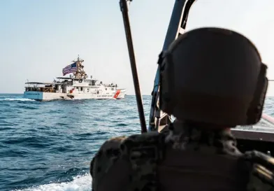 إيران وأمريكا تنشئان خط اتصال عسكري لتفادي الاشتباك في مضيق هرمز