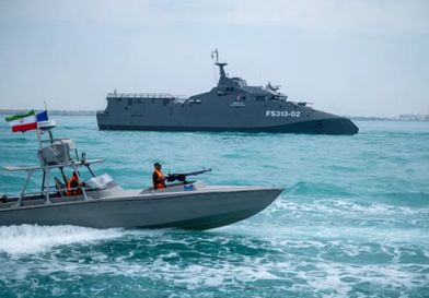 ​"أسطول البعوض".. كيف تحول إيران زوارقها إلى سلاح فتاك في مضيق هرمز؟