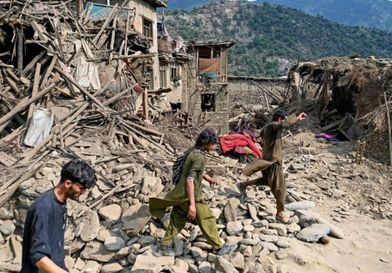 مصرع 8 أفراد من عائلة واحدة جراء زلزال في أفغانستان