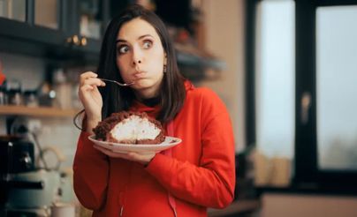 الجوع أم التوتر أم العادة.. ما الذي يتحكم في شهيتك؟