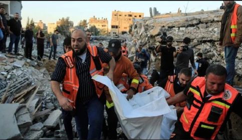 8 شهداء بقصف إسرائيلي على مخيم البريج وسط قطاع غزة