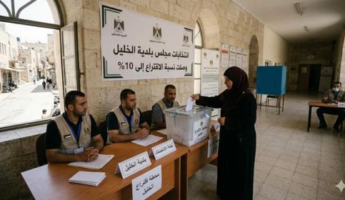 أهالي الخليل يتحدّون إجراءات الاحتلال ويشاركون في الانتخابات